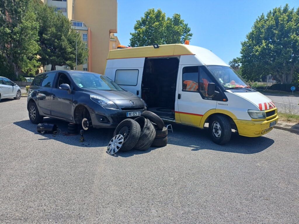 réparation express de pneu crevé sur route